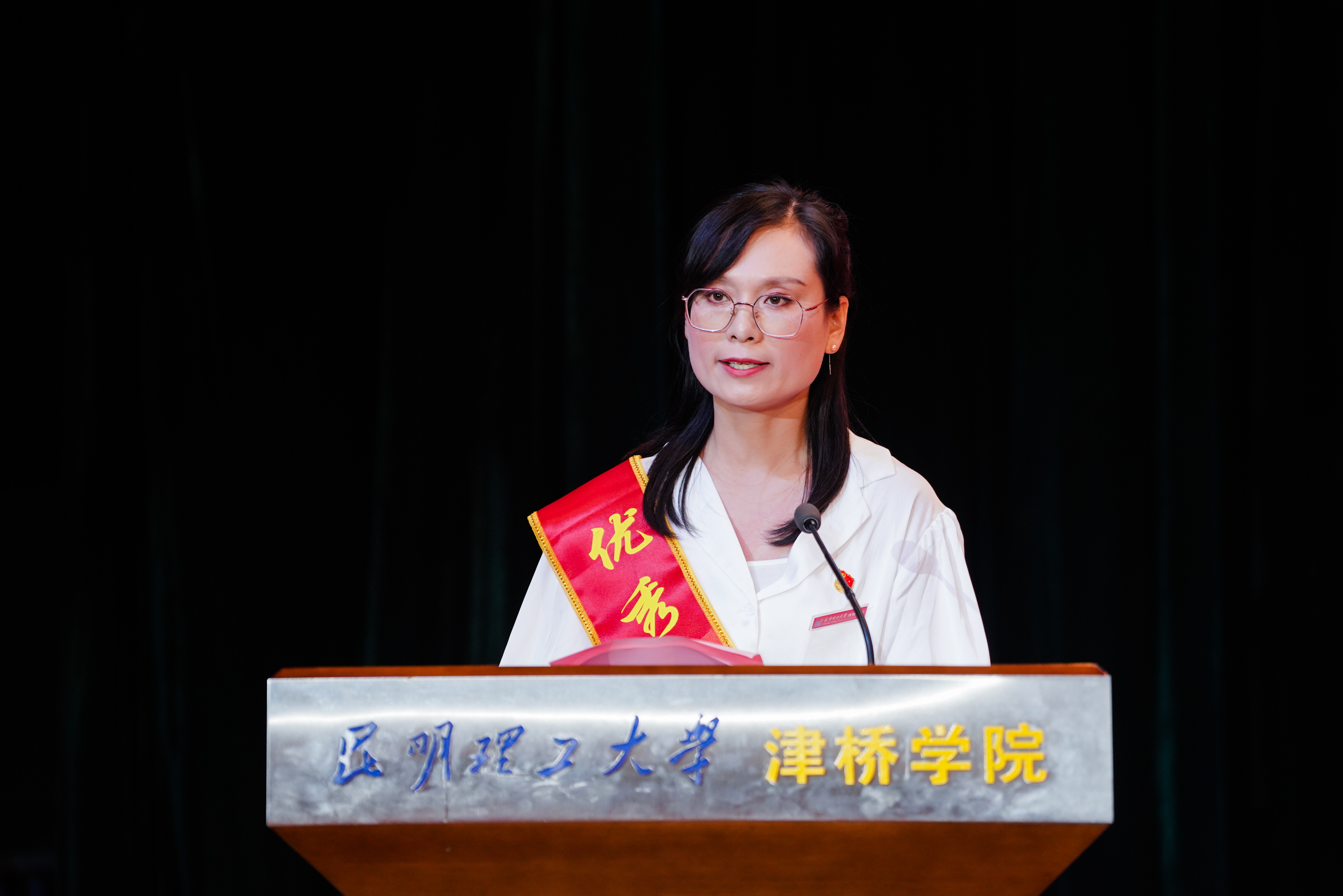 王灿
